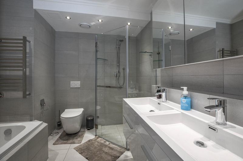 To Let 3 Bedroom Property for Rent in Dolphin Beach Western Cape